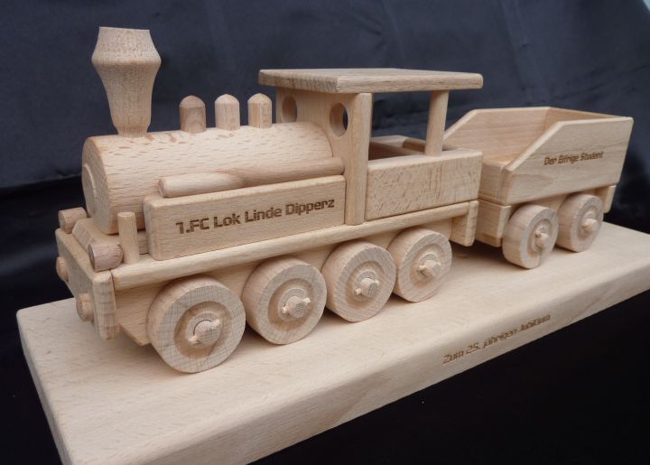 Geschenk Lokomotive aus Holz