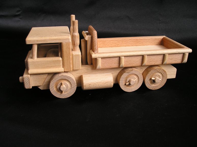 LKW  Holzlastkraftwagen Spielzeuge fur Kinder.