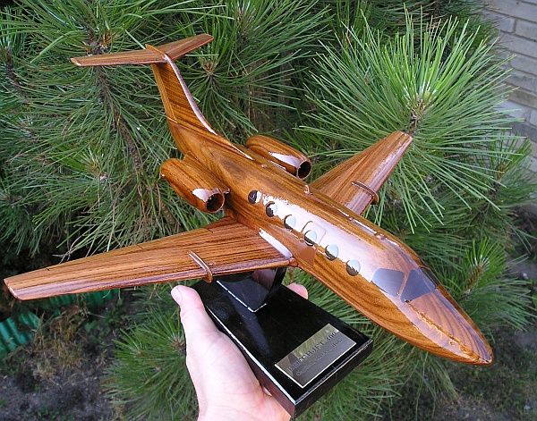 Beechjet Flugzeug Holz Modell