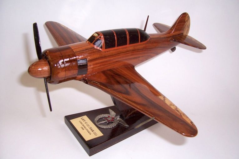 Flugmodelle Jakowlew Jak-11 Geschenk