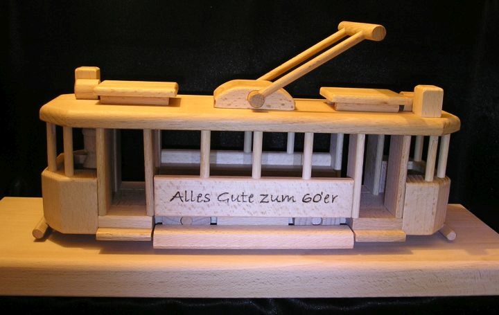 Geschenke aus Holz, Strassenbahn