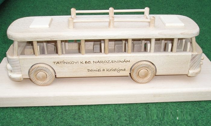 Holzspielzeug Bus