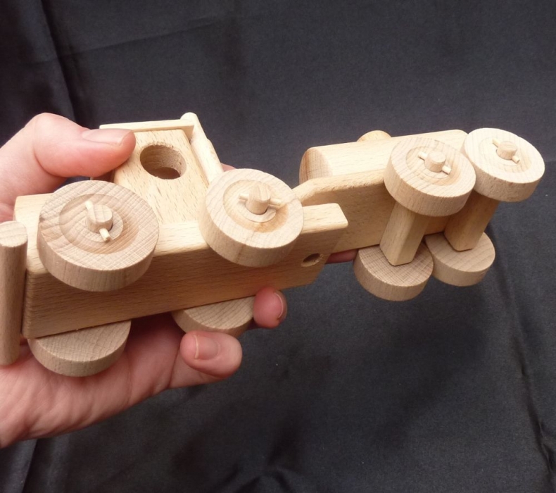 LKW Tankwagen Spielzeug aus Holz - MIT WUNSCH-GRAVUR
