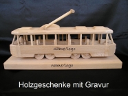 Tram auf einem Holzständer