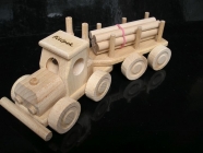 LKW-Spielzeug aus Holz mit Wald Trailer