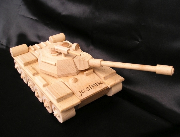 Panzer, Spielzeug aus Holz