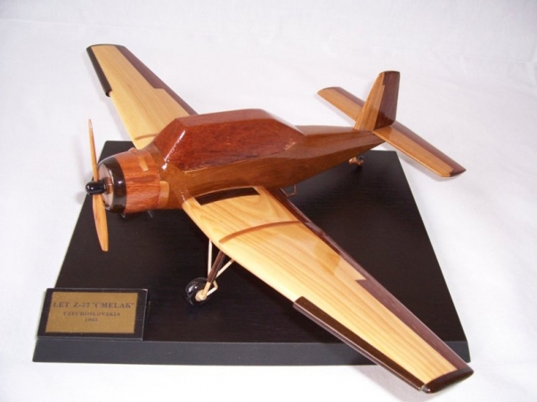 Z-37 Čmelák Flugzeug Modelle