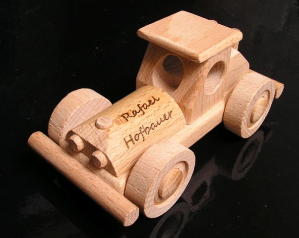 Rennwagen Bugatti Spielzeug aus Holz