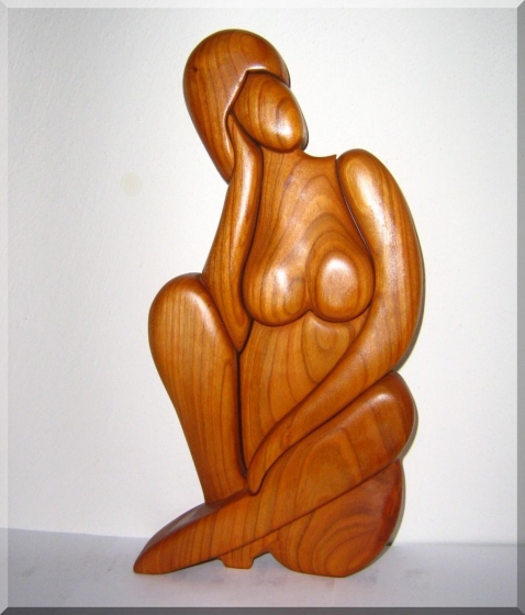 Frauen Akt Skulpturen aus Holz