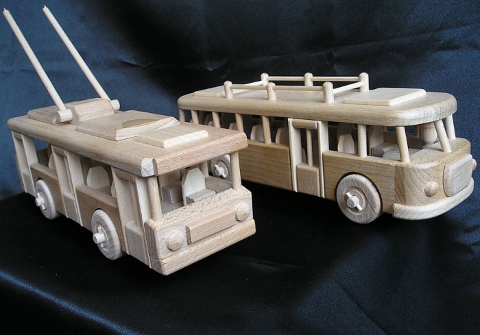 Trolley + Bus holz-Modelle