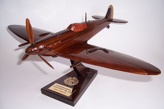 Flugzeugmodell-GB-SUPERMARINE-SPITFIRE-MkVb