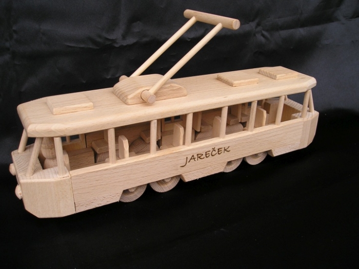 Strassenbahn Spielzeug aus Holz mit Gravur Name
