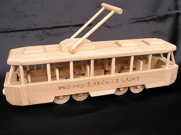 Straßenbahn Spielzeug mit Gravur