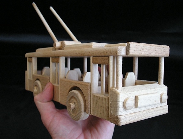 O-bus Spielzeug aus Holz