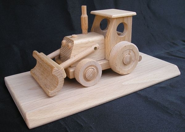Schlepper Holz Spielzeug mit Sockel