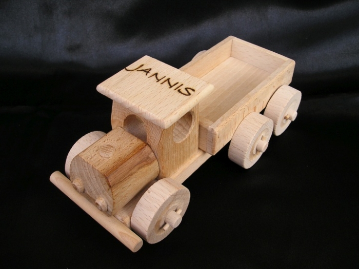 Klein historical LKW Spielzeug aus Holz mit Gravur Name