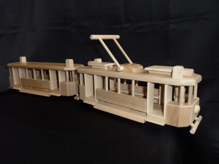 Elektrische-Straßenbahn-modellen-aus-holz