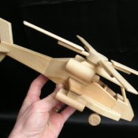 Militärhelikopter Holzspielzeug Modellhubschrauber Apache