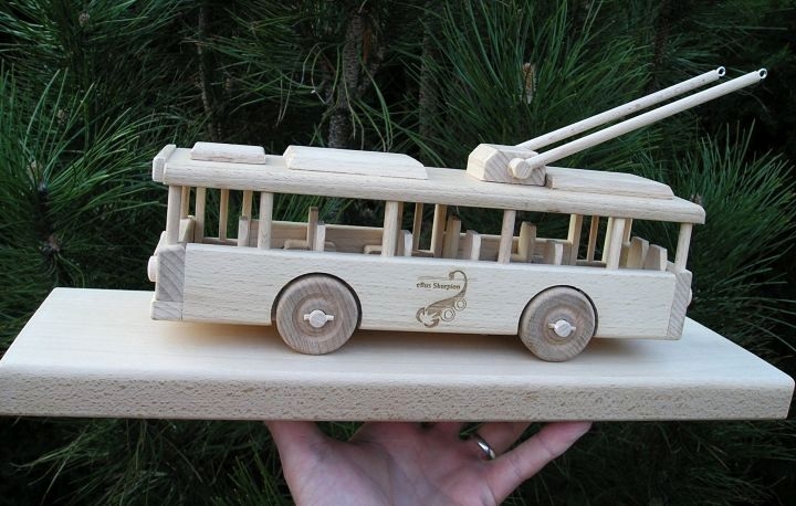 Trolleybus Holzspielzeug, Holzgeschenke