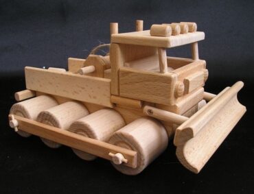 Holz-Schneeraupe – Geschenk & Modell