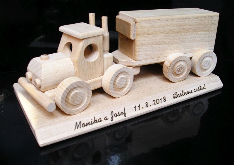 LKW Holzmodell . Geschenk für LKW-Fahrer