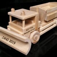 Holz-Streufahrzeug mit Schneepflug Geschenk – Modell für Winterdienstfahrer