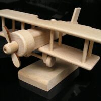 Flugzeug Doppeldecker Geschenk auf Ständer