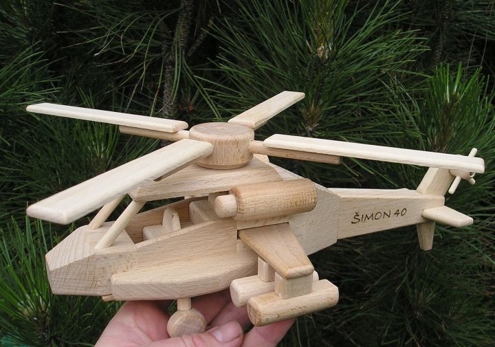 Holz-Hubschrauber AH-64 Apache | Geschenk für Soldaten