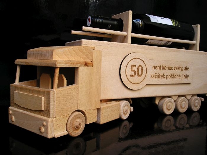 LKW Fahrer Geschenk aus Holz zum Geburtstag