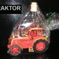 Geschenkflaschen Traktor und Alkoholglas für Traktorfahrer