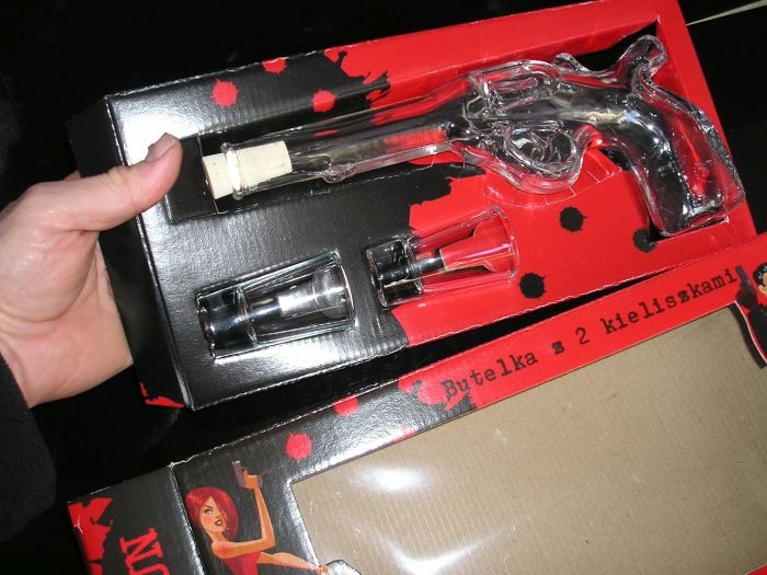 Waffenfans Geschenk – Glasflasche Pistole