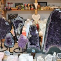 Günstige Kristalle aus Amethyst-Geoden