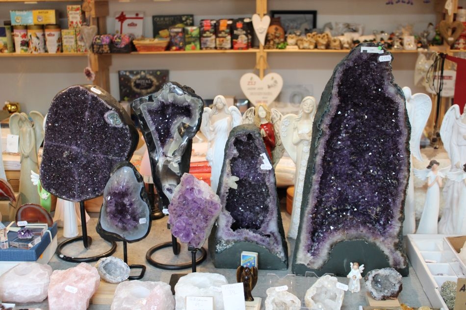 Günstige Kristalle aus Amethyst-Geoden