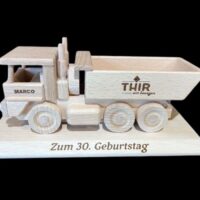 Geschenk für einen Bau-Lkw-Fahrer mit Gravur