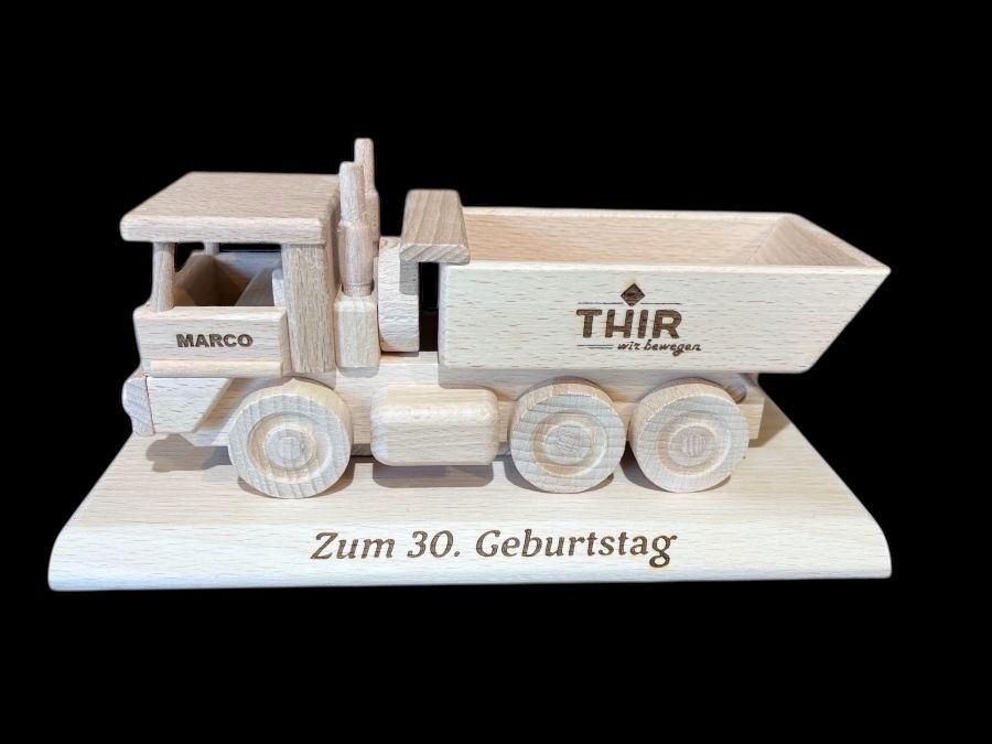 Geschenk für einen Bau-Lkw-Fahrer mit Gravur