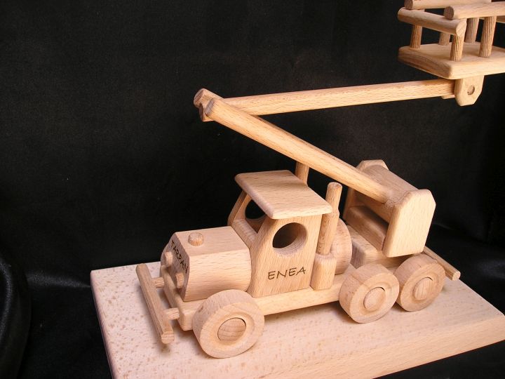 Hubarbeitsbühnen Holzgeschenke für Fahrer