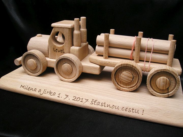 Forstschlepper, Lkw, Holzspielzeug