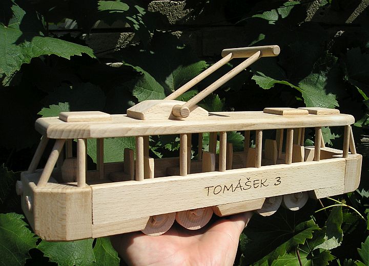 Straßenbahn Holzspielzeug historischer Stadtbahnwagen