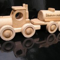 Tankwagen Holz-Lkw