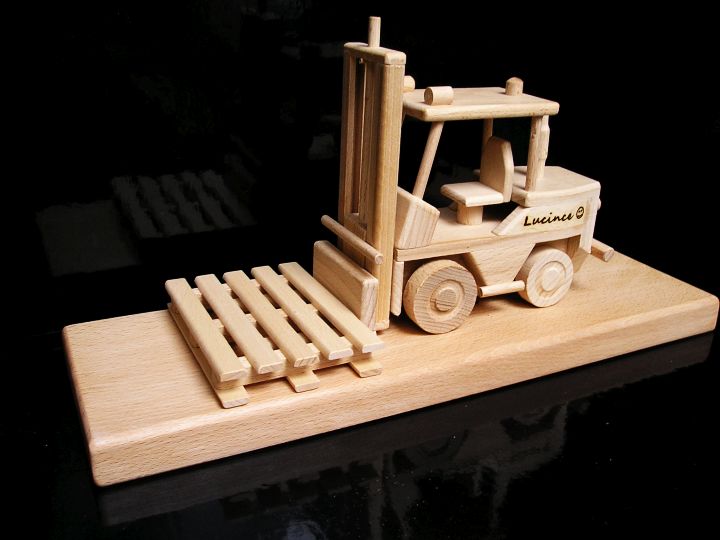 Holzgeschenke und Spielzeug Gabelstapler