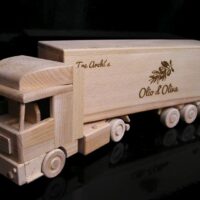 Holz-LKW als Geschenk für Truckfahrer