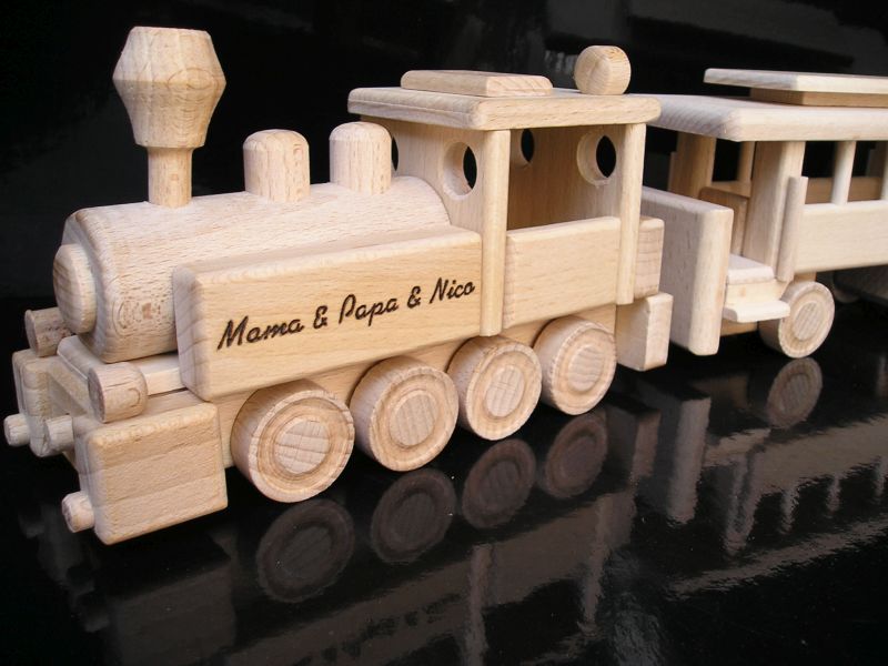 Holzgeschenke Holzeisenbahnen Lokomotive mit Kohlewaggon