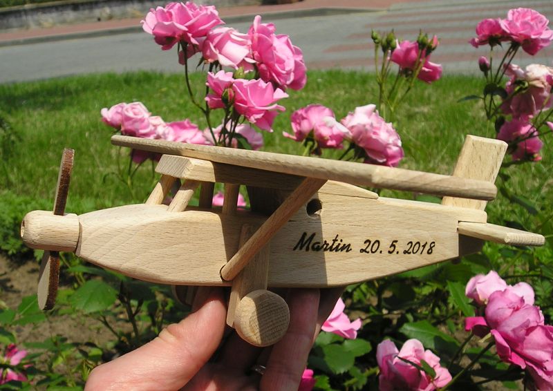 Holz-Geschenkflugzeug Modell auf Holzständer Pilatus für Piloten