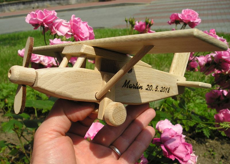 Geschenkflugzeug Modell auf Holzständer Pilatus für Piloten Pilotengeschenke
