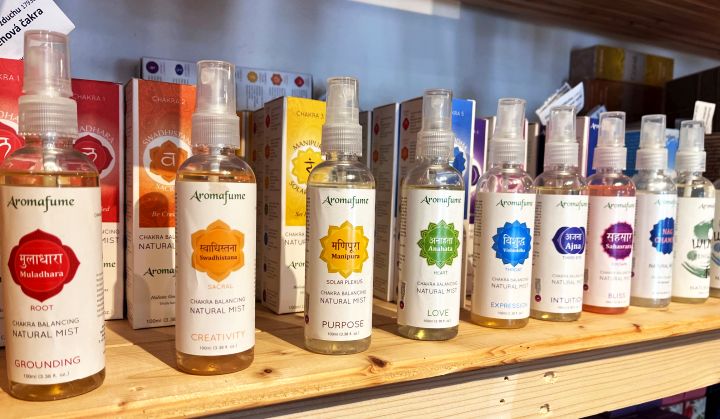 Ayurvedische Chakra-Raumdüfte für Wohnung und Haus mit Kräutern und ohne Chemie von Aromafume