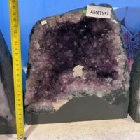 Große Amethyst Geode mit Bergkristall