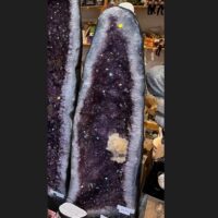 Amethyst-Geode mit schönem calcit