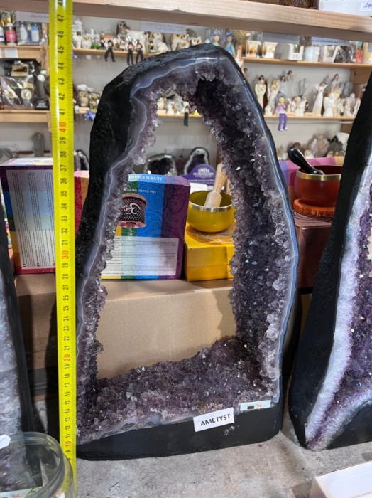 Geode aus natürlichem violettem Amethyst