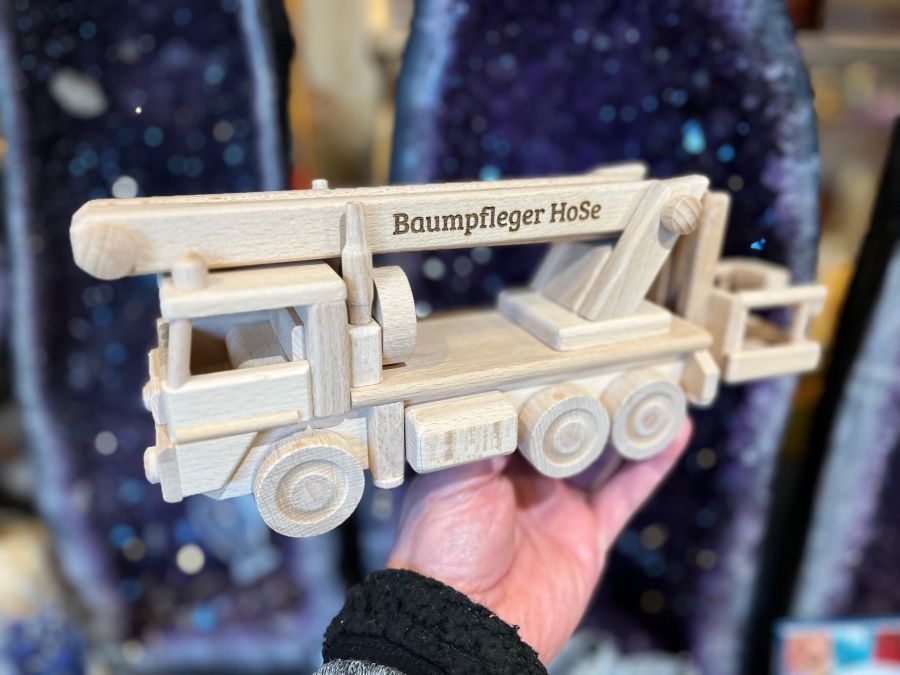 Geschenke Elektriker Monteur Hubarbeitsbühne Holzspielzeug