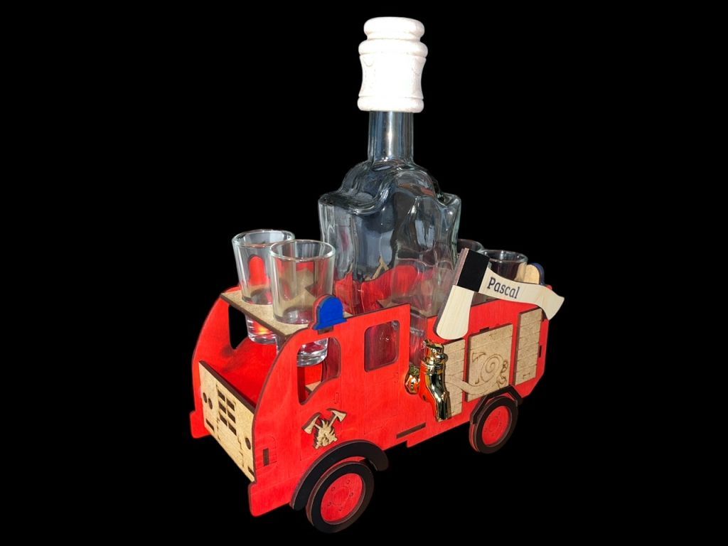 Feuerwehrfahrzeug zum Geburtstag mit Flasche